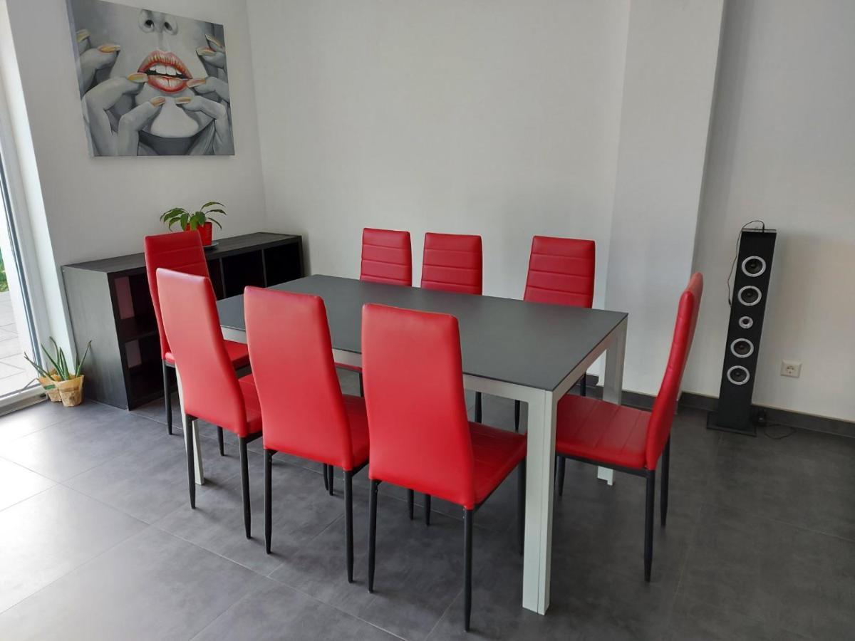 Several Different Rooms, Newly Furnished, In A New House In Vichten Exterior foto