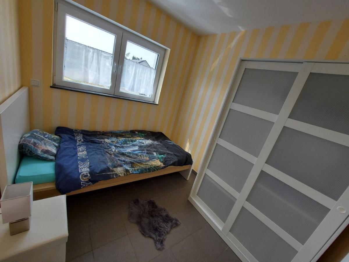 Several Different Rooms, Newly Furnished, In A New House In Vichten Exterior foto