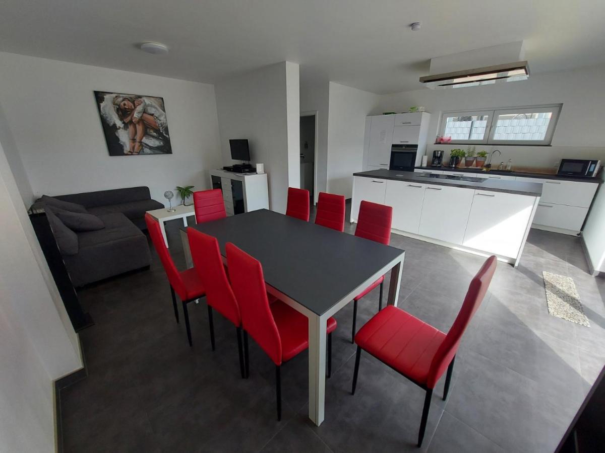 Several Different Rooms, Newly Furnished, In A New House In Vichten Exterior foto