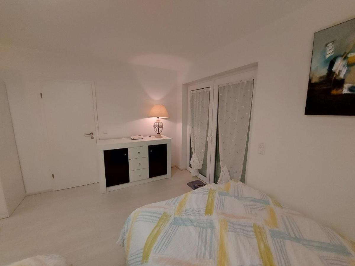 Several Different Rooms, Newly Furnished, In A New House In Vichten Exterior foto